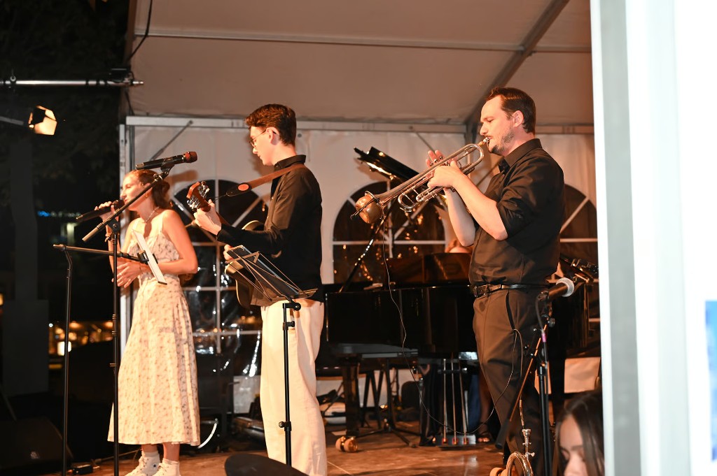 Pop-Band auf der Bühne